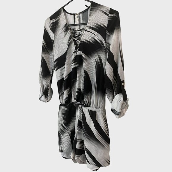Marciano Tie-Waist Romper White/Black Abstract Print Roll-Tab Sleeves Size 0 - Picture 2 of 13